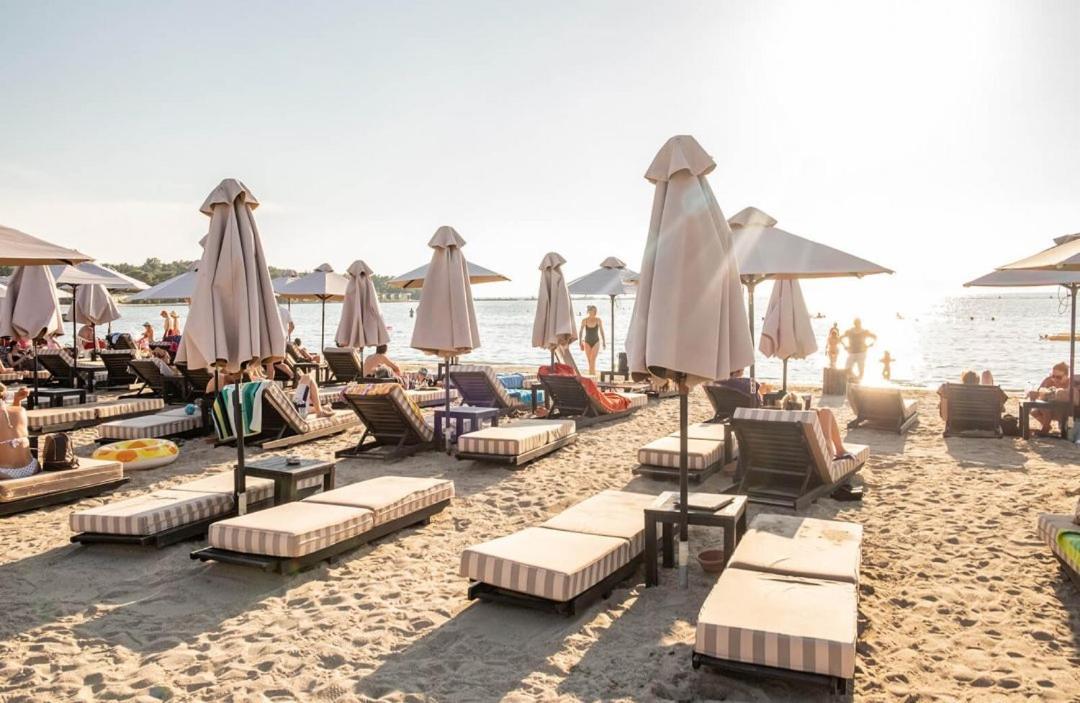 Athens Seaside Glyfada Suites Ngoại thất bức ảnh